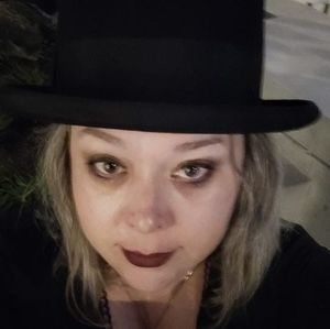 Meet your Posher, Carolyn